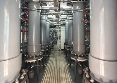 Summit's denaLi™ DLE multi-column system (CNW Group/Summit Nanotech) Summit's denaLi™ DLE multi-column system (CNW Group/Summit Nanotech)